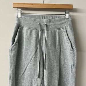 Lululemon woman grey cotton joggers with side pockets stretchable waist …